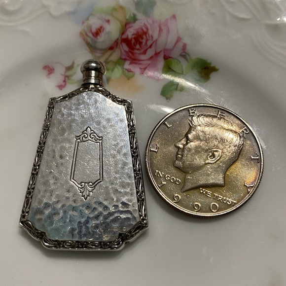VTG. Sterling Hammered Webster Perfume Flask - Picture 5 of 6
